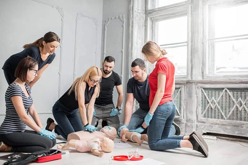 Lär dig HLR (hjärt- och lungräddning) gratis 3